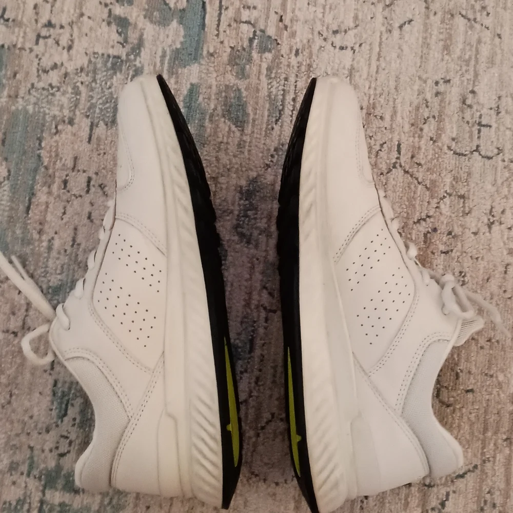 ECCO ExosStride Offwhite leather Athletic Shoes Women's Size 39